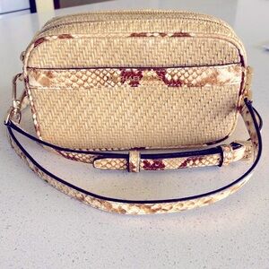 Michael Kors NWOT Straw Kenly Camera Cross Body Bag w/ Python trim